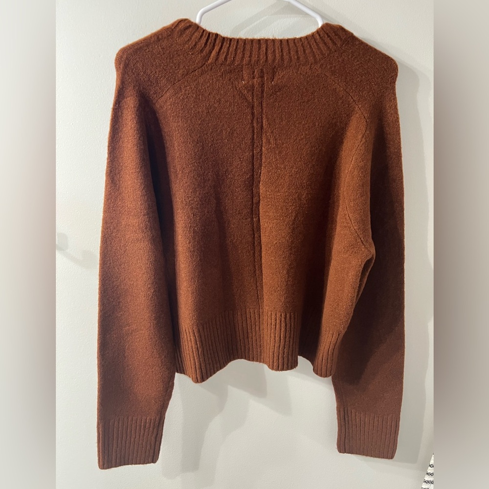 Universal Thread Women's Rust Colored Sweater. Xl… - image 4